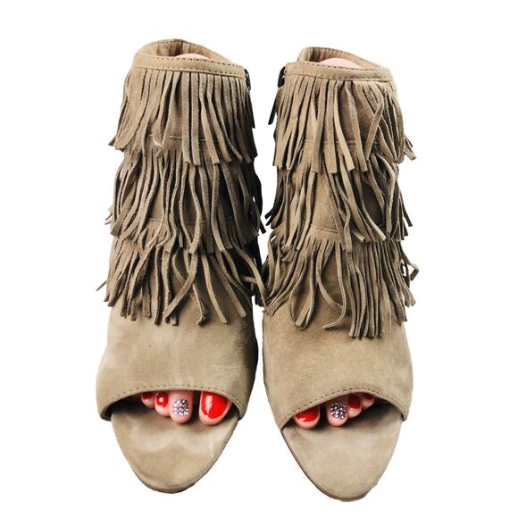 3707 Vince Camuto “Jadon” Suede Fringe Peep Toe Heeled Sandals 10 Zip - Picture 1 of 6